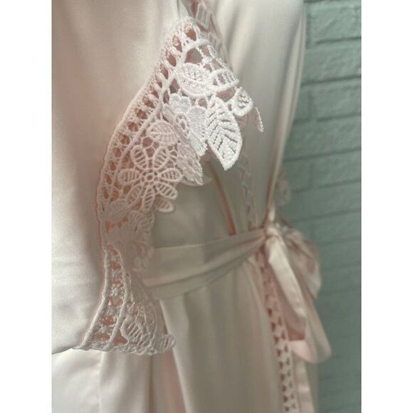 AW. Bridal Women Light Pink Satin Bridesmaid Robe Lingerie with Lace Accent Size - Picture 7 of 9